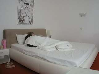voyeurcam-julmodels-reallife-2