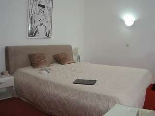 voyeurcam-julmodels-reallife-2