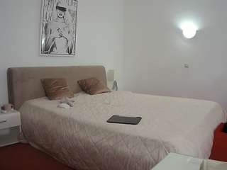 voyeurcam-julmodels-reallife-2
