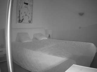 voyeurcam-julmodels-reallife-2