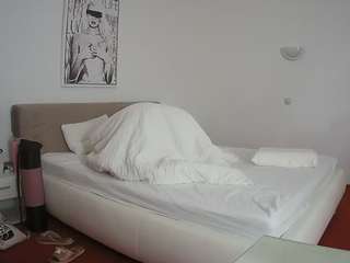 voyeurcam-julmodels-reallife-2