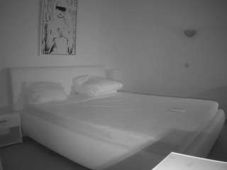 voyeurcam-julmodels-reallife-2
