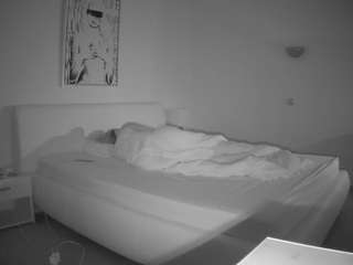 voyeurcam-julmodels-reallife-2
