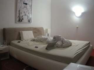 voyeurcam-julmodels-reallife-2
