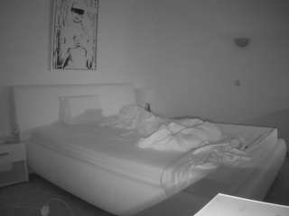 voyeurcam-julmodels-reallife-2