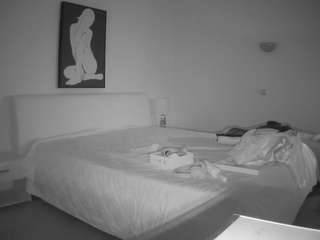 voyeurcam-julmodels-reallife-2