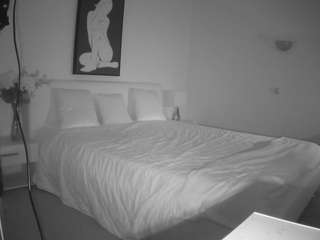 voyeurcam-julmodels-reallife-2's CamSoda show and profile