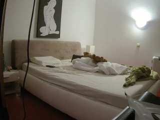 voyeurcam-julmodels-reallife-2