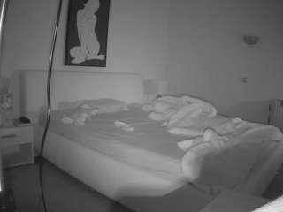 voyeurcam-julmodels-reallife-2