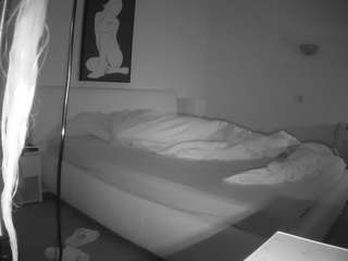 voyeurcam-julmodels-reallife-2