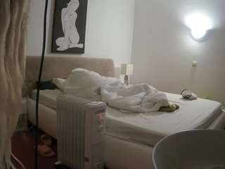 voyeurcam-julmodels-reallife-2