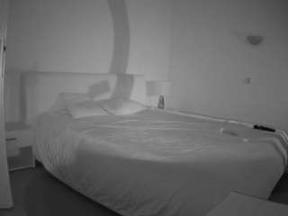 voyeurcam-julmodels-reallife-2