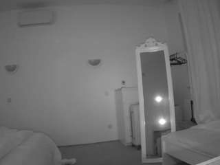 voyeurcam-julmodels-reallife-2