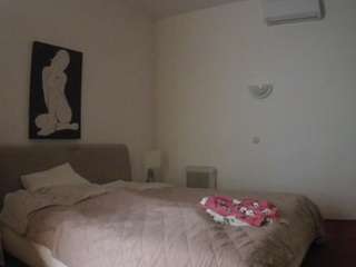 Эта модель сейчас онлайн. voyeurcam-julmodels-reallife-2
