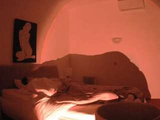 le modèle voyeurcam-julmodels-reallife-2 est en webcam porno dans un show sur le site camsoda, il possède les tags suivants: amateur,flash,flashing,hidden,hidden cam,julmodels-house,pov,sexwebcam,voyeur,hd