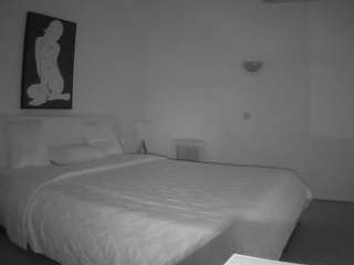 voyeurcam-julmodels-reallife-2