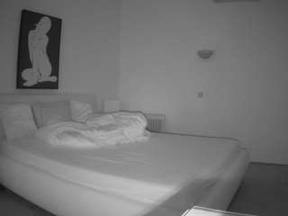 voyeurcam-julmodels-reallife-2