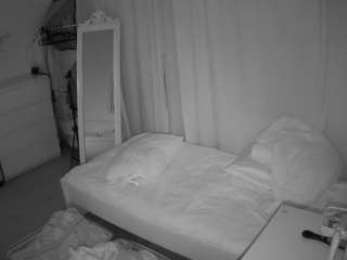 voyeurcam-julmodels-reallife-3