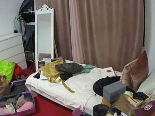 voyeurcam-julmodels-reallife-3