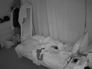 voyeurcam-julmodels-reallife-3