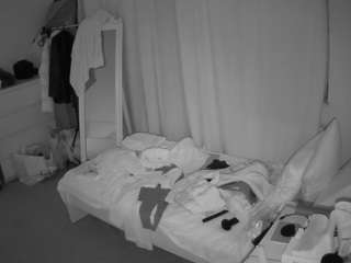 voyeurcam-julmodels-reallife-3