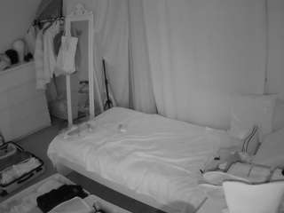 voyeurcam-julmodels-reallife-3