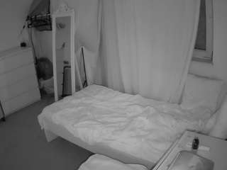 voyeurcam-julmodels-reallife-3