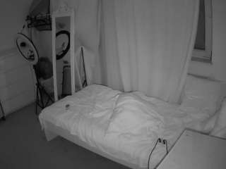 voyeurcam-julmodels-reallife-3