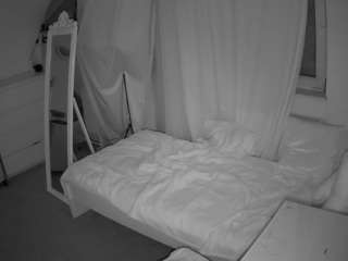 voyeurcam-julmodels-reallife-3