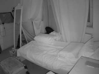 voyeurcam-julmodels-reallife-3's CamSoda show and profile