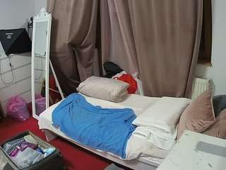 voyeurcam-julmodels-reallife-3's CamSoda show and profile