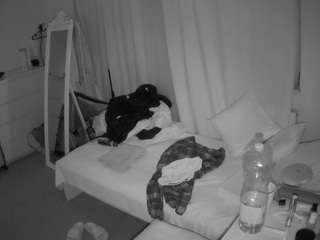 voyeurcam-julmodels-reallife-3