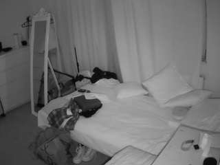 voyeurcam-julmodels-reallife-3