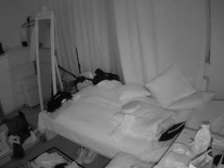 voyeurcam-julmodels-reallife-3