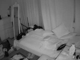 voyeurcam-julmodels-reallife-3