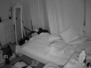 Julmodels Bedroom-E3 live webcam on Soda Cams