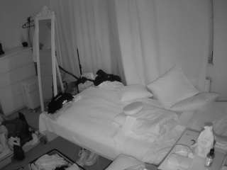 voyeurcam-julmodels-reallife-3