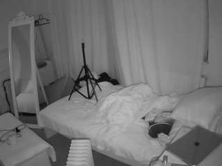 voyeurcam-julmodels-reallife-3