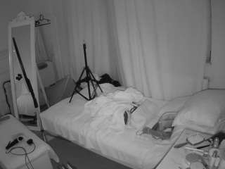 voyeurcam-julmodels-reallife-3