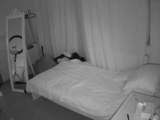 voyeurcam-julmodels-reallife-3