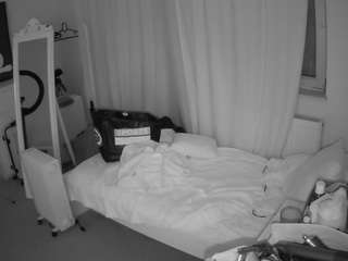 voyeurcam-julmodels-reallife-3