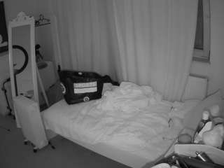 voyeurcam-julmodels-reallife-3's CamSoda show and profile