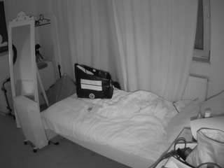 voyeurcam-julmodels-reallife-3