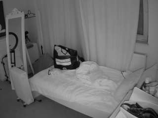 voyeurcam-julmodels-reallife-3