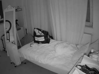 voyeurcam-julmodels-reallife-3