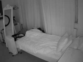 voyeurcam-julmodels-reallife-3