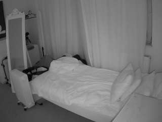 voyeurcam-julmodels-reallife-3