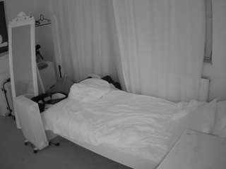 voyeurcam-julmodels-reallife-3