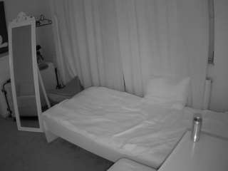 voyeurcam-julmodels-reallife-3