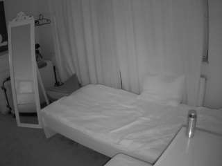 voyeurcam-julmodels-reallife-3